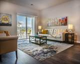 One Glenn Place Apartments